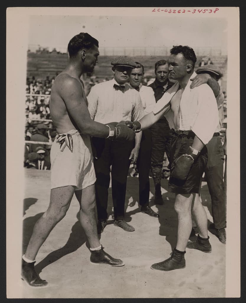 Jack Dempsey shaking hands with Tommy Gibbons before boxing match